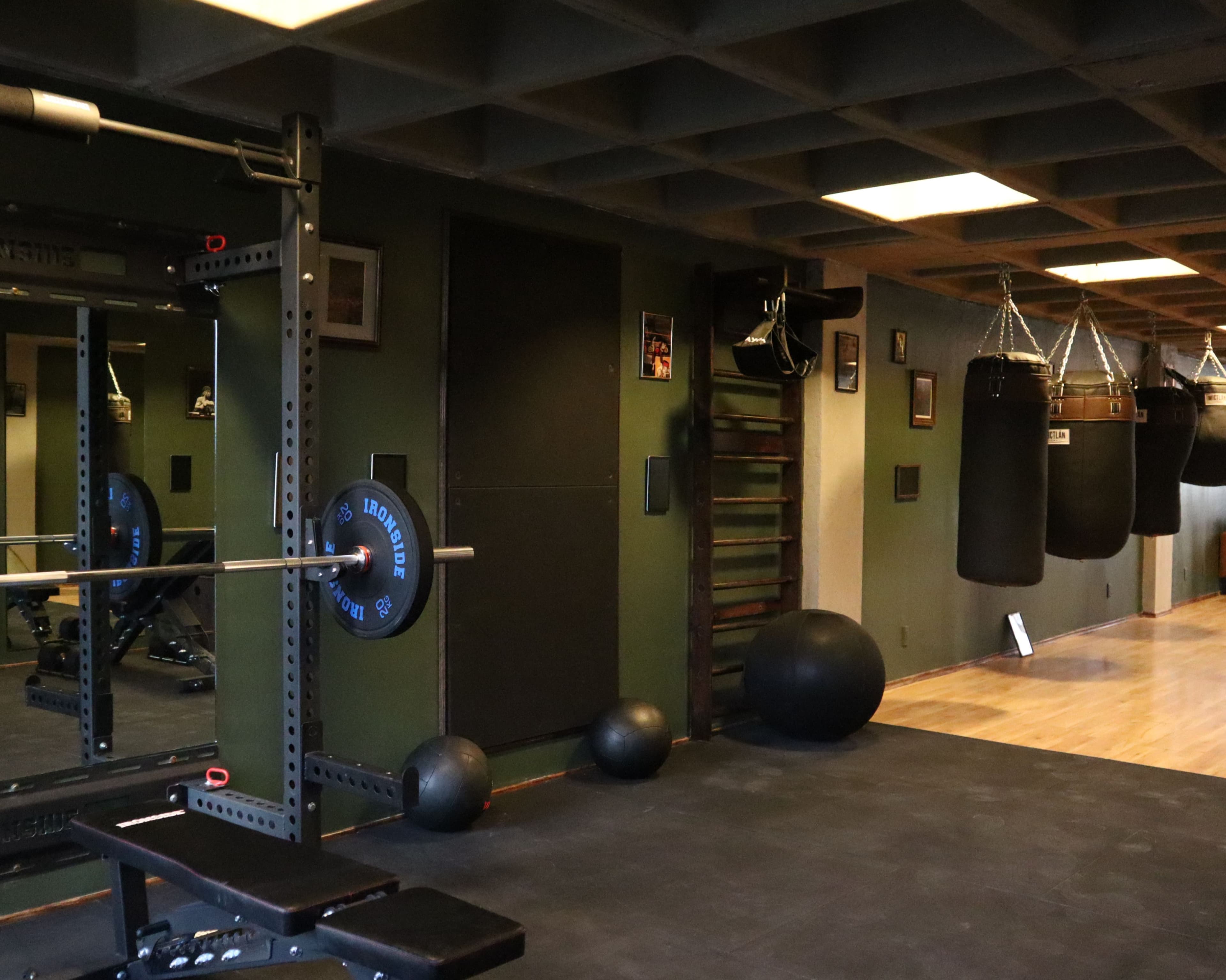 Exterior or interior of La Cortina - Boxing Lab