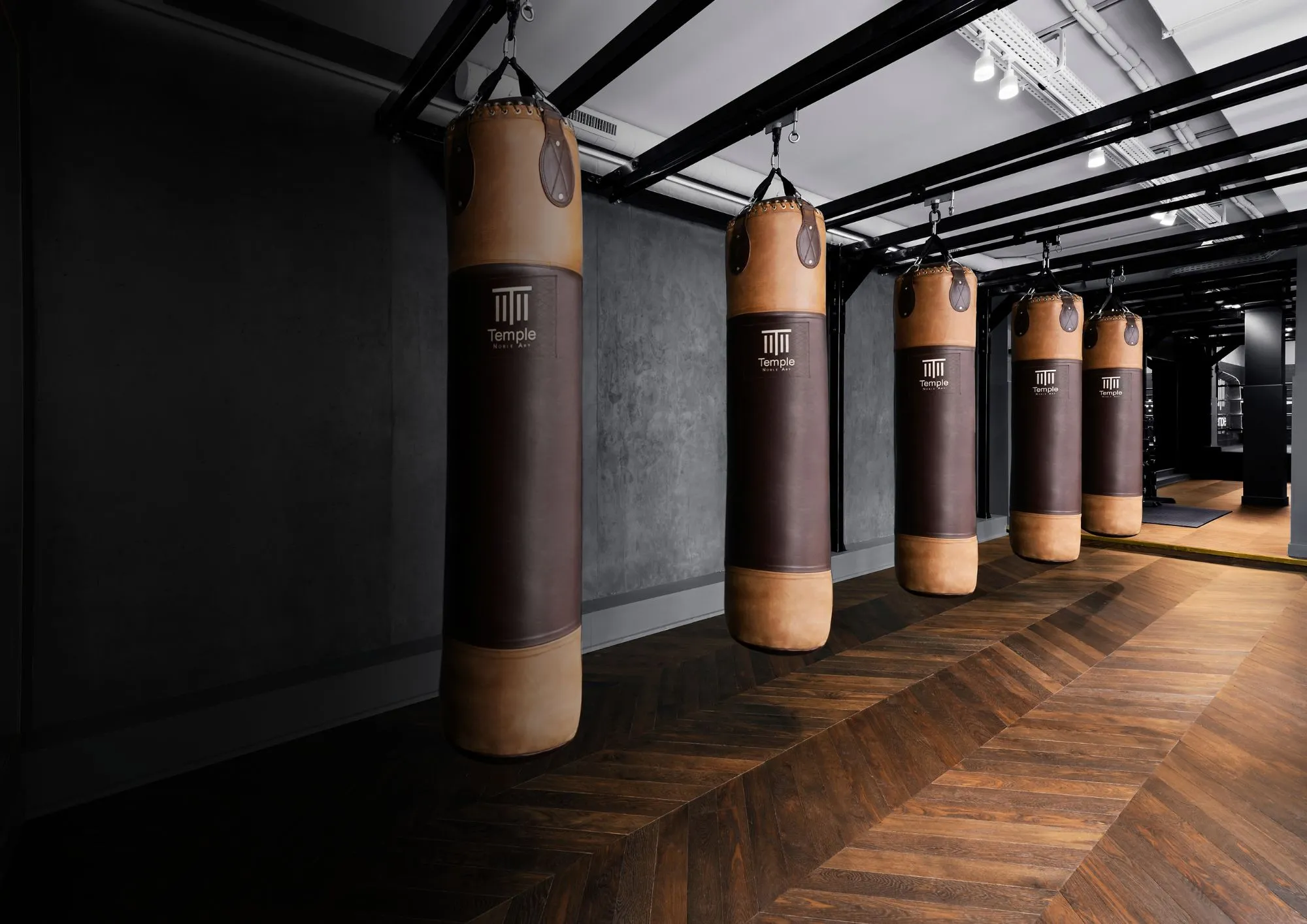 Exterior or interior of Club Boxing Temple | Noble Art - Door Maillot Paris 17