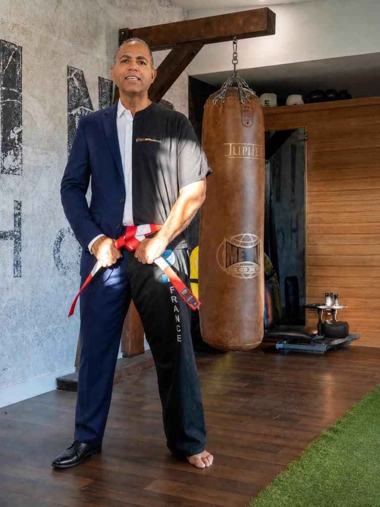 Exterior or interior of Boxe and Change
